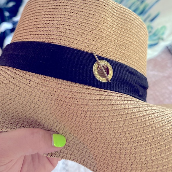 Chain paper hat ๐ coco C O C O - Picture 4 of 12